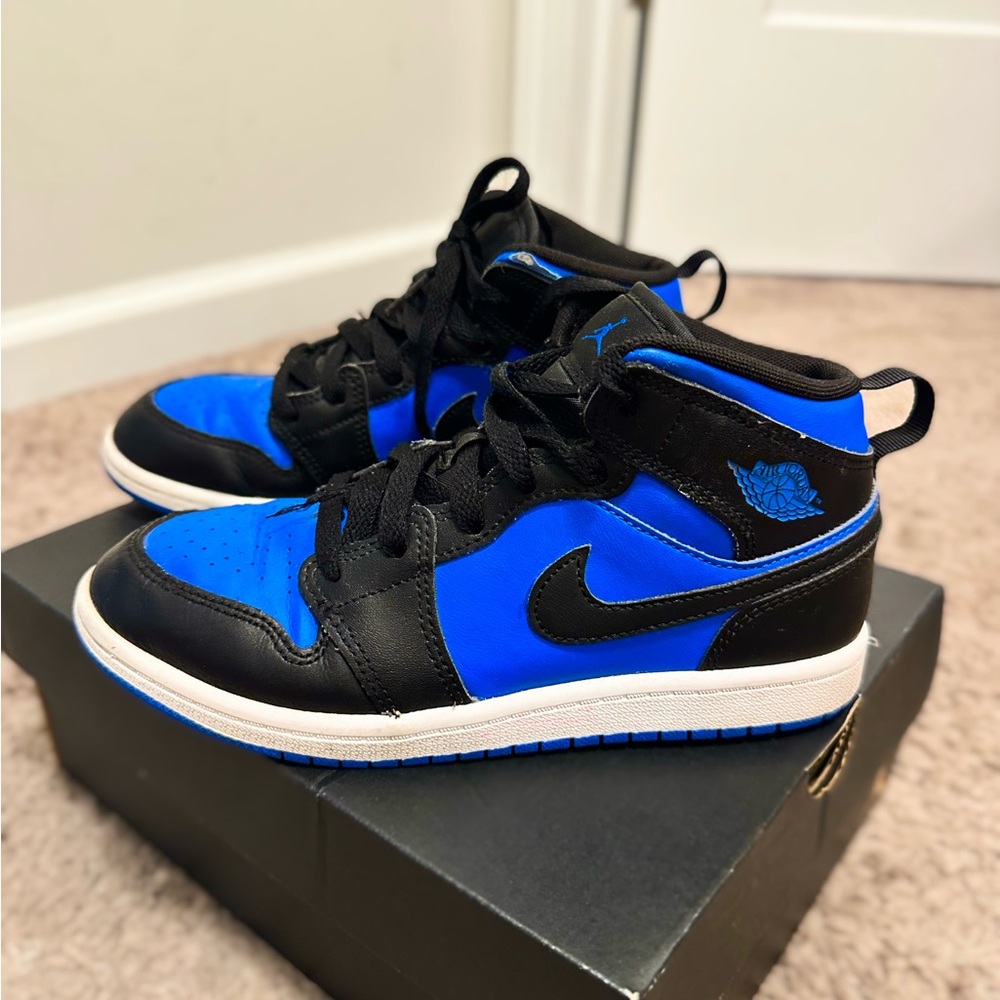 Jordan Black and Blue Sneakers High-Top Leather